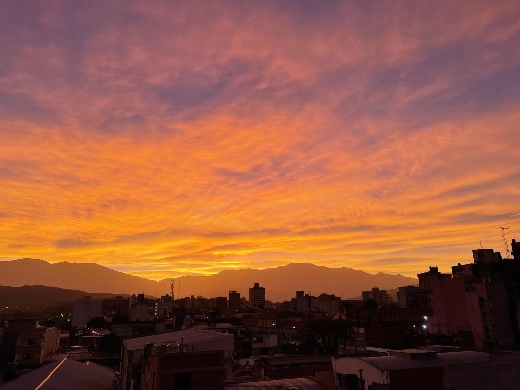 Apartament Departamento Centrico Con Estacionamiento Gratis San Salvador de Jujuy Zewnętrze zdjęcie